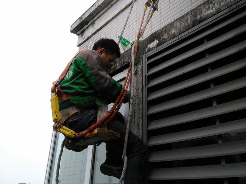 窗臺防水堵漏方法科普，接縫處理到位防